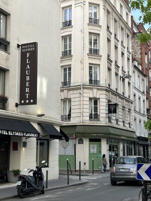 Quiet side street   at Le Potager de Charlotte - Rennequin in Paris