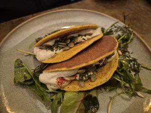 Naleśniki ryżowe z hummusem at Le Potager de Charlotte - Rennequin in Paris