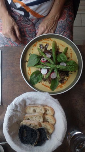 Aspargus and couscous with curry coconut sauce at Le Potager de Charlotte - Rennequin in Paris
