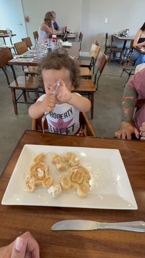Vegan kids mickie mouse pancakes   at Wally's in Surf City