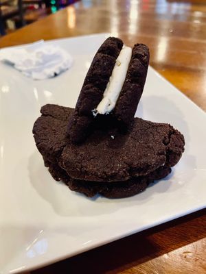 Chocolate cookie sandwich  at Wally's in Surf City