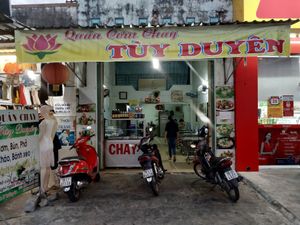 Центральный вход at Huong Sen in Nha Trang