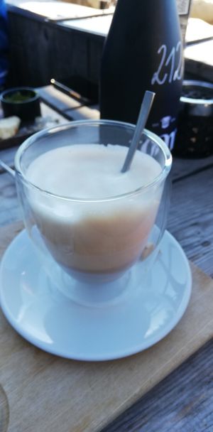 Chai Latte mit Sojamilch at Tom Almhütte in Maria Alm
