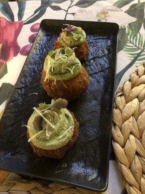 Muy muy bueno !! Un vegano que recomendaremos porque estaba buenísimo, muchas opciones diferentes, y todo excelente at Coco Cuina Viva in Cadaques