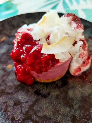 Raspberry No cheesecake at Coco Cuina Viva in Cadaques
