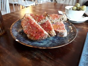 Pan con tomate at Coco Cuina Viva in Cadaques