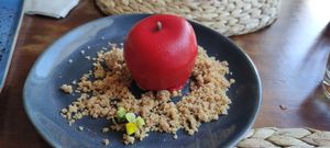 Tarta de manzana con crumble at Coco Cuina Viva in Cadaques