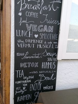 Beaucoup de choix at Coco Cuina Viva in Cadaques