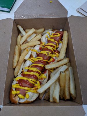 Moving mountains hotdog and chips at Simple and Good in Enfield