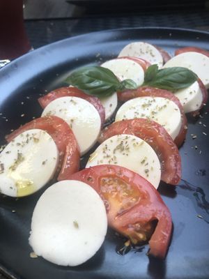 vegane Caprese (mit Reis-Mozarella)  at Il Caminetto Terra Mia in Linz