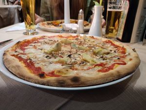 Vegan Pizza Champignons at Il Caminetto Terra Mia in Linz