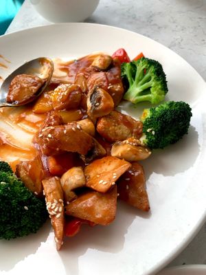 Sesame chicken with broccoli 🥦  at Zen Garden in Great Neck