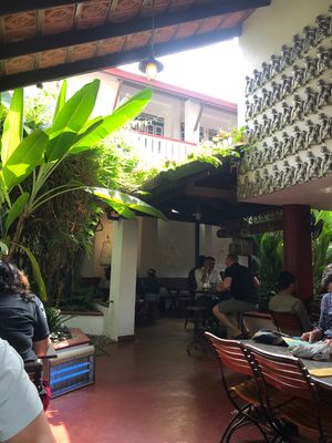 Out door seating at Kashi Art Gallery in Kochi