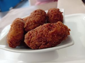 Croquetas ibéricas at La Factoría Vegana in Leon