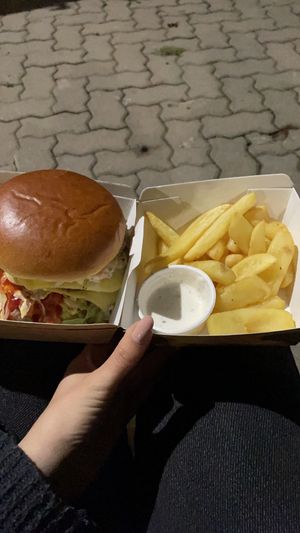 Best vegan burger I’ve ever had. Will definitely go back there when I’m back in Spain.   at La Factoría Vegana in Leon