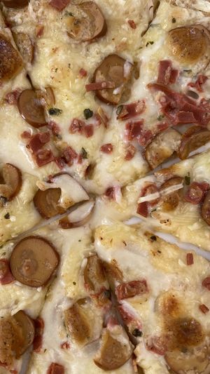 Pizza cremosa  at La Factoría Vegana in Leon