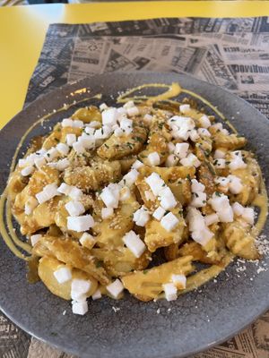 Poutine  at La Factoría Vegana in Leon
