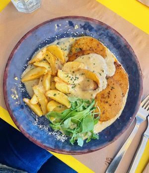 Seitán con salsa de queso ahumado a la pimienta #Veganuary at La Factoría Vegana in Leon