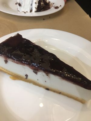 Cheese cake (vegan) at La Factoría Vegana in Leon