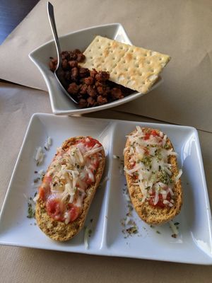 free starters (tapas) at La Factoría Vegana in Leon