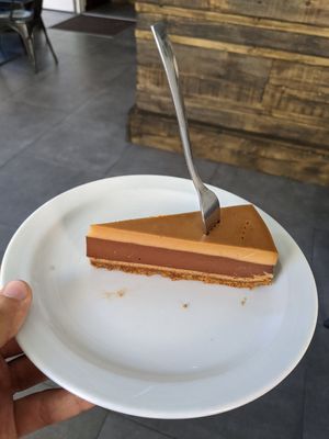 lotus & chocolate cake at La Factoría Vegana in Leon