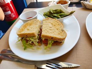 Sandwich "el tofu mola" at La Factoría Vegana in Leon