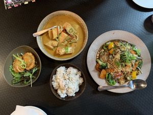 Veg curry puffs, massaman curry, pad thai & coconut rice (all off vegan menu)  at Three Little Pigs in South Fremantle