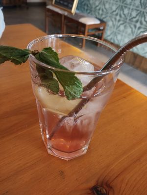 Hausgemachte Johannisbeer-Limonade at Café Bubu in Leipzig