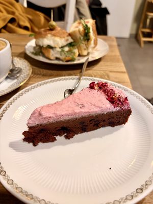 Schoko-Beeren-Kuchen  at Café Bubu in Leipzig