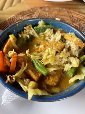 Curry met tempeh  at Bambu Pemaron in Singaraja