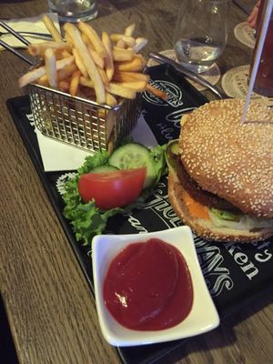 Beyond Meat Burger (13,90€) at Brauhaus Sacher in Leonberg