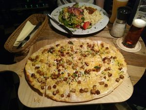 Vegan Flammküche and cheese Spätzle at Brauhaus Sacher in Leonberg