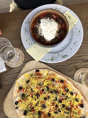 Mediterraner Flammkuchen & “griechischer” reis mit Pilz  at Brauhaus Sacher in Leonberg
