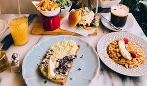A full brunch + Burger at Manjerica in Lisbon