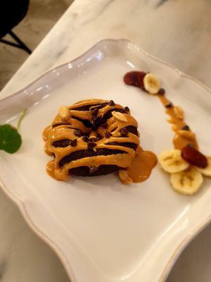 Donut banana bread with peanut butter at Manjerica in Lisbon