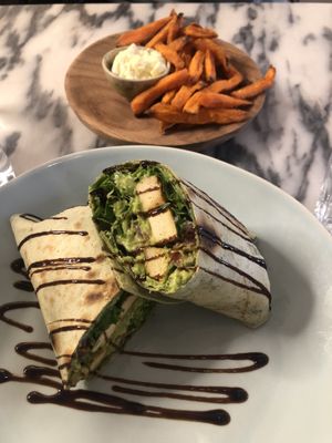 Guacamole wrap and sweet potato sticks  at Manjerica in Lisbon