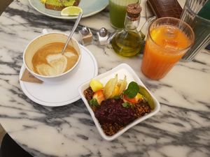 Granola yoghurt breakfast at Manjerica in Lisbon