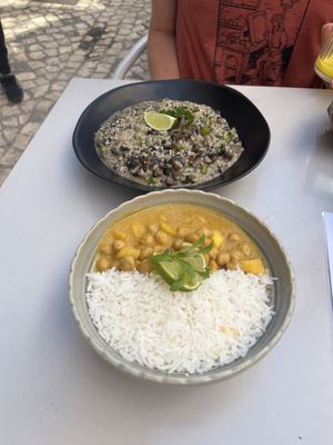 Risotto (mushroom & asparagus) and mango curry ♥️  at Manjerica in Lisbon