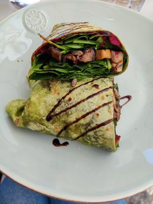 Mushrooms, pink hummus and spinach wrap at Manjerica in Lisbon