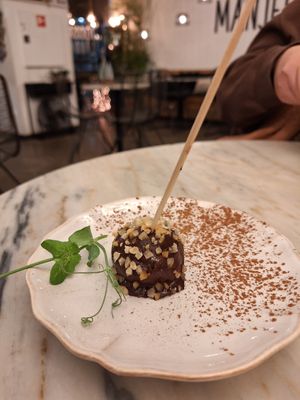 Chocolate Cakepop at Manjerica in Lisbon