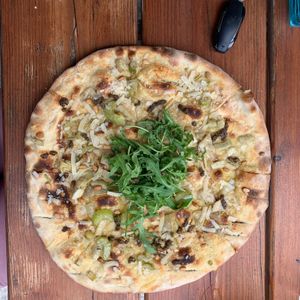 Pizza De Groene Veggie at Eetwinkel Buurman en Buurman - Rodeweg in Groningen