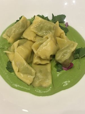 Tiny ravioli in mallow perso  at Antonio Chiodi Latini in Turin