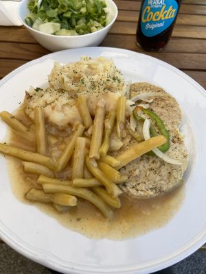 vegan brunch: soup + main course + salad 🧡 at Gostilna Pri Pošti in Ptuj