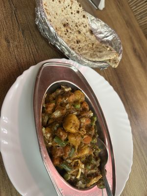 Veg curry, garlic, nan  at Good Vibes Cafe in Agra