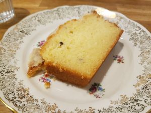 Orange cake at Roche in Paris