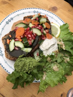 Black Hummus at Roche in Paris