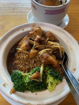 Claypot rice $7 at Leaf Corner 慈素 - Sembawang in North Singapore