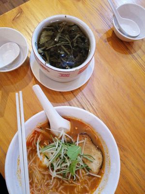 Asam laksa and vegetables soup at Leaf Corner 慈素 - Sembawang in North Singapore