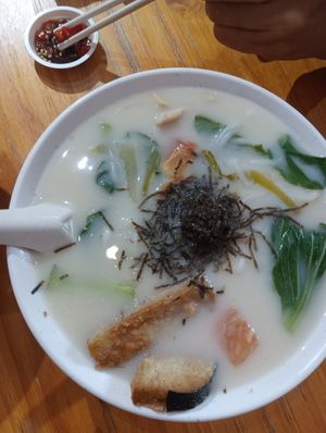 Slice fish meehoon at Leaf Corner 慈素 - Sembawang in North Singapore