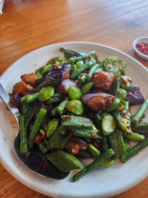 Four heavenly king at Leaf Corner 慈素 - Sembawang in North Singapore